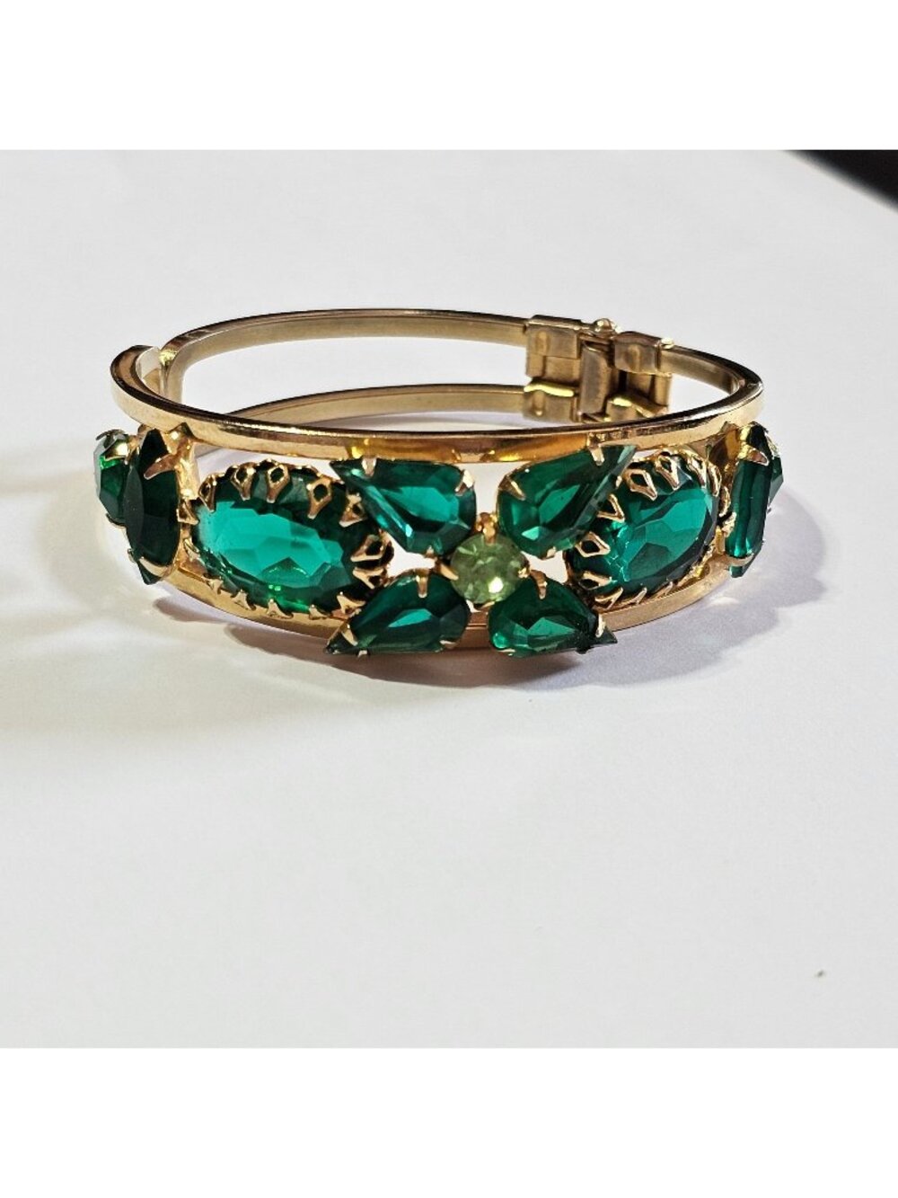 (634) Gorgeous Vintage Juliana Style Gold-tone Emerald Green Glass Rhinestone